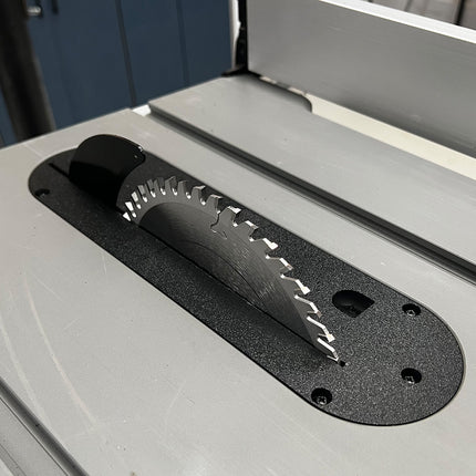 DEWALT Frezavimo Stalo Įdėklas – „Zero Clearance“ Plokštė Tikslumui