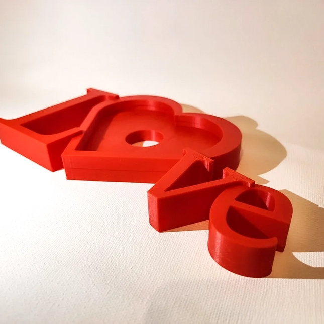 „Love Canvas“ – Trimatis Meilės Rėmelis su širdelėmis