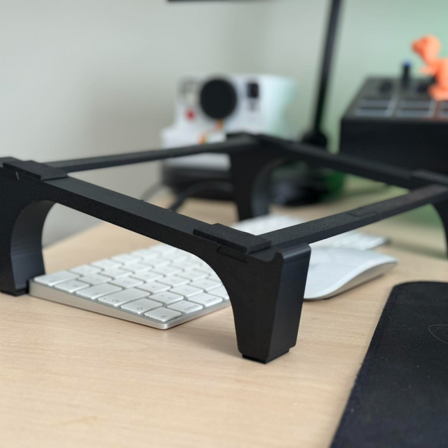 „AirDesk Pro“ Minimalistinis Stovas – Optimizuotas „MacBook Pro“ ir UltraBook kompiuteriams