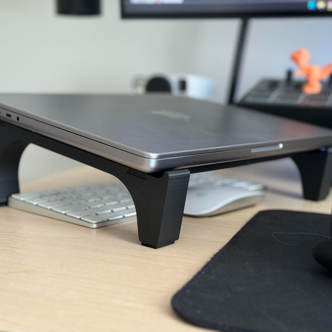 „AirDesk Pro“ Minimalistinis Stovas – Optimizuotas „MacBook Pro“ ir UltraBook kompiuteriams