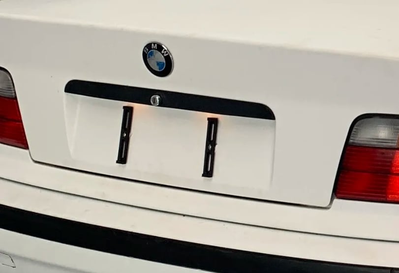 Automobilių berėmiai numerių laikikliai