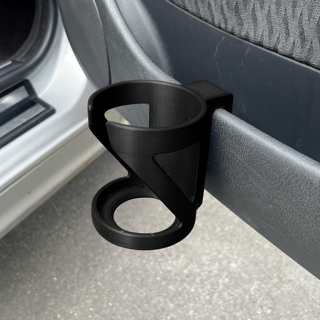 Universalus puodelių laikiklis automobiliams