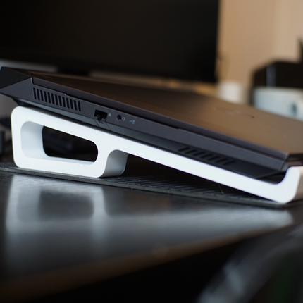 Ergonomiškas nešiojamojo kompiuterio stovas (su vėdinimo technologija)