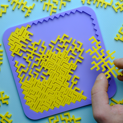 Abstraktus Geometrinis Galvosūkis „Dešimtainis Iššūkis“