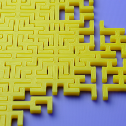 Abstraktus Geometrinis Galvosūkis „Dešimtainis Iššūkis“