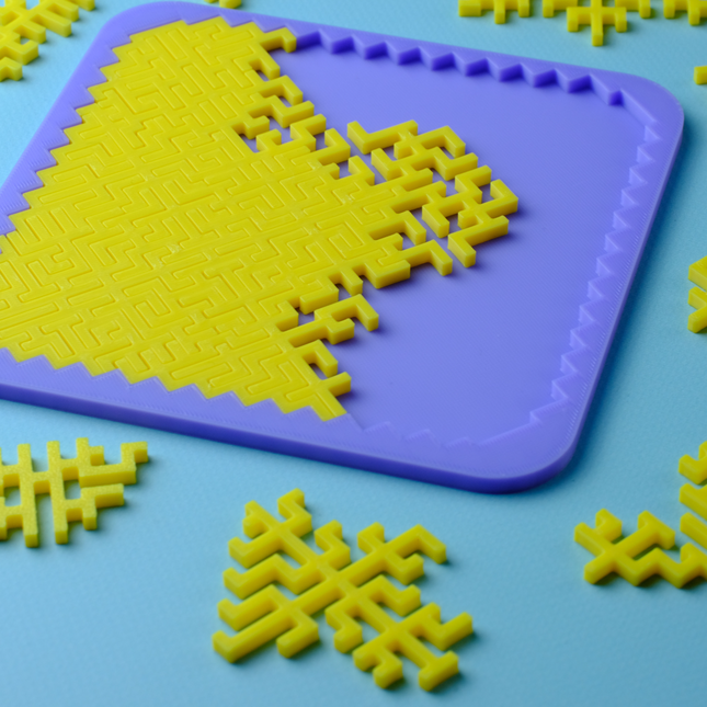 Abstraktus Geometrinis Galvosūkis „Dešimtainis Iššūkis“