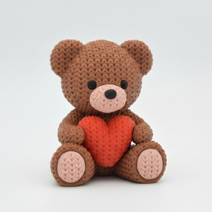 „Meilės Meškutis“ – Megzto rašto jaukumas