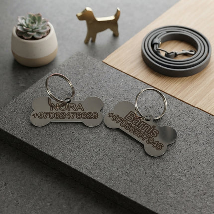 Personalizuotas metalinis pakabukas augintiniui su graviravimu (Kauliukas)
