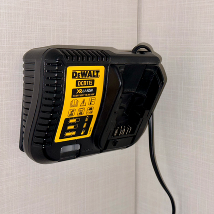 DEWALT DCB115 Baterijų Įkroviklio Laikiklis – Sieninis Montavimas