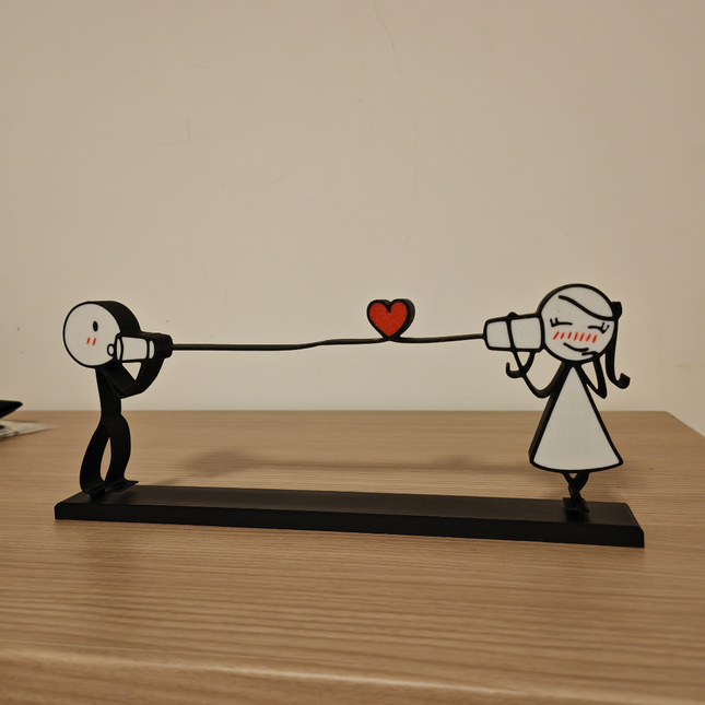 „Connected Hearts“ – Žaisminga Įsimylėjėlių Figūrėlė