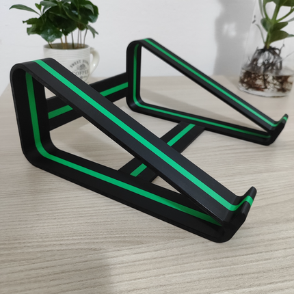 „Titan Gaming“ Aukšto Profilio Stovas – Galingiems Žaidimų Kompiuteriams