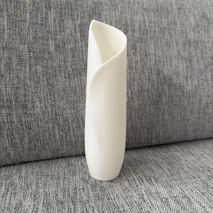 Elegantiška Siaura Vaza