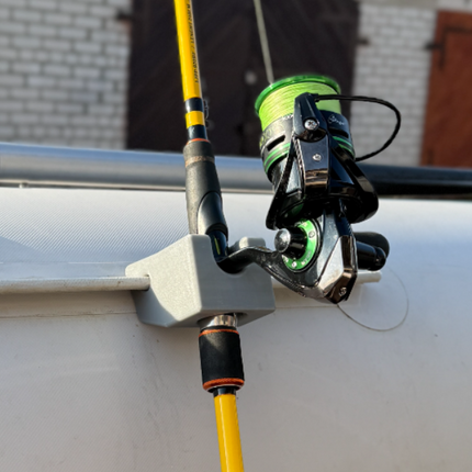 Universalus meškerės laikiklis PVC valtims