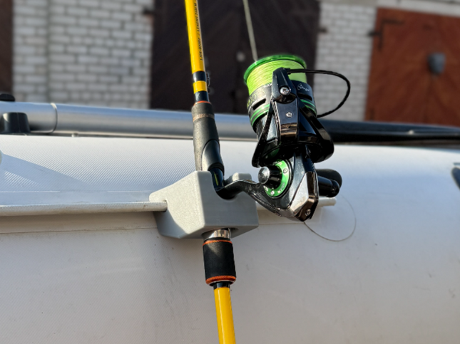 Universalus meškerės laikiklis PVC valtims