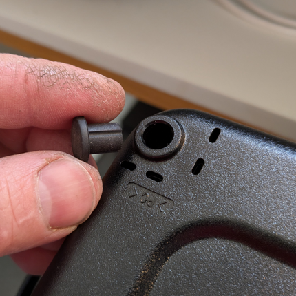 Makita DC18RD dual įkroviklio sieninis laikiklis