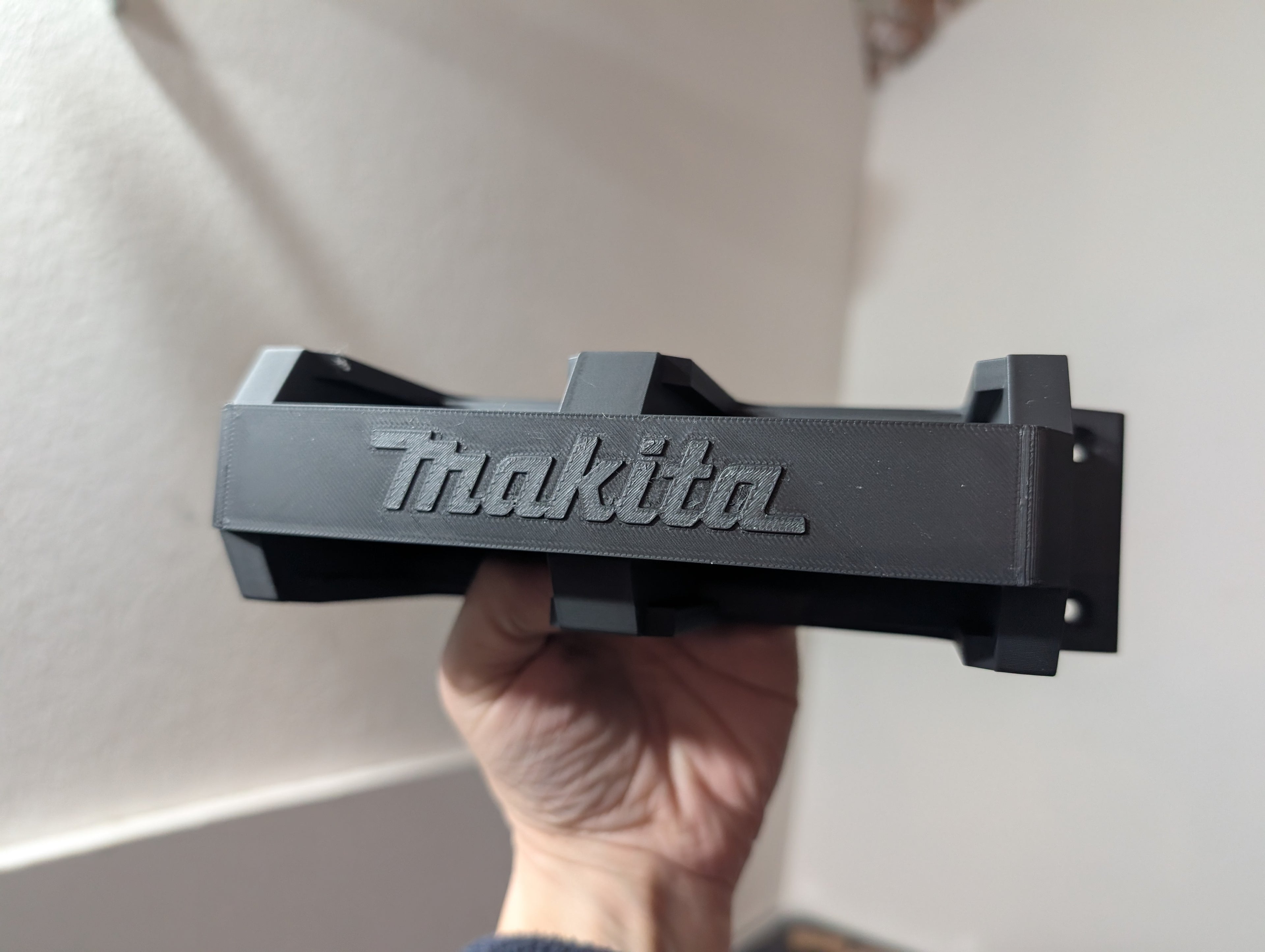 Makita 18 V baterijų sieninis laikiklis