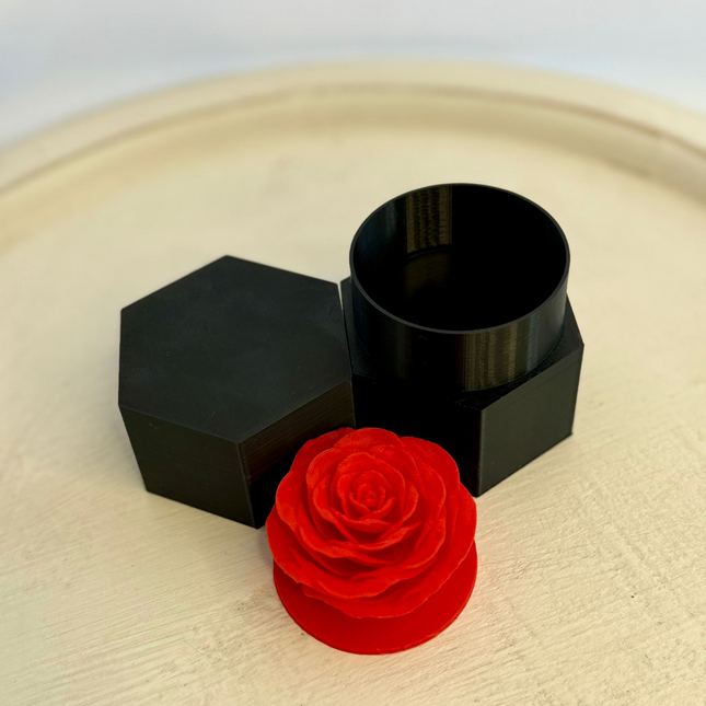 „Eternal Rose“ – Amžinoji Rožė Elegantiškame Vazone