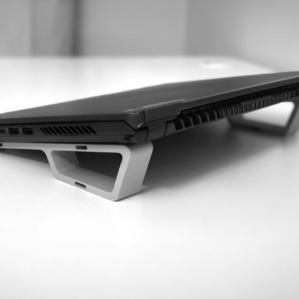 „Pro-Series“ Universalus Nešiojamojo Kompiuterio Laikiklis V2 – Reguliuojamas ir Sutvirtintas