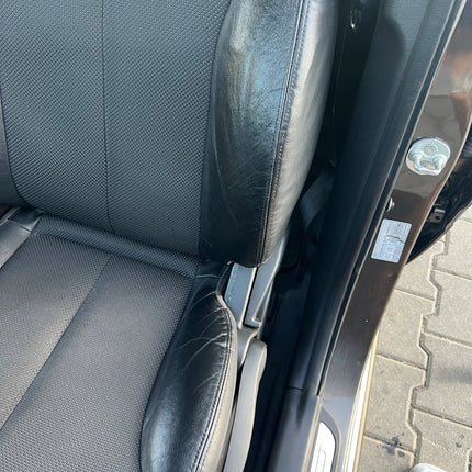 Juodos Odos Atnaujinimo Rinkinys Vairui ir Salono Detalėms (Odos dažai)