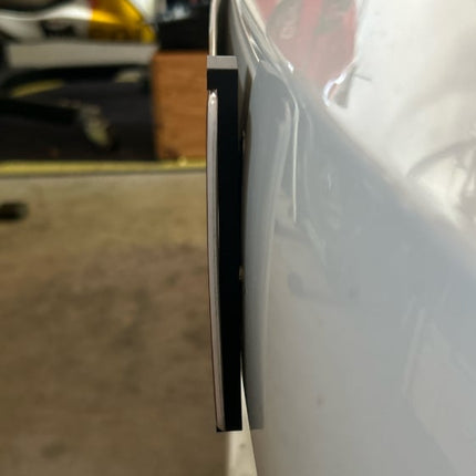 Automobilių berėmiai numerių laikikliai