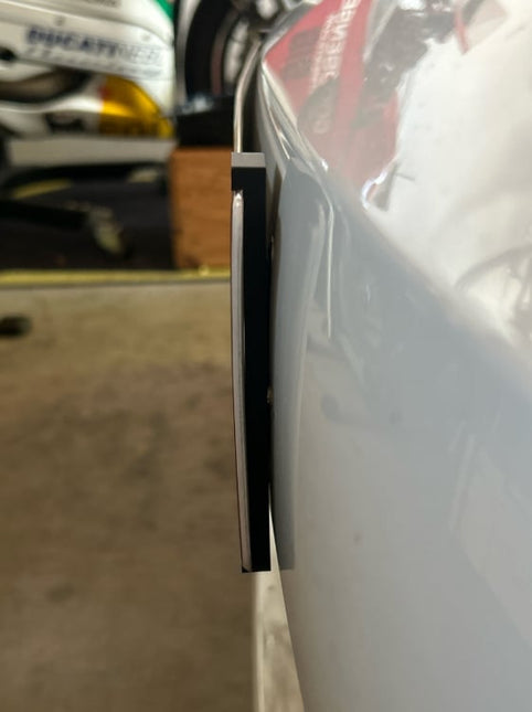 Automobilių berėmiai numerių laikikliai