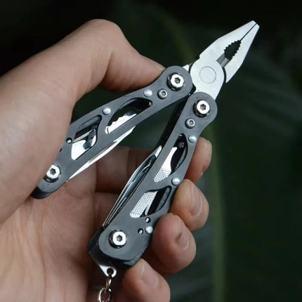 „14-in-1 Titan“ – Daugiafunkcinis įrankis