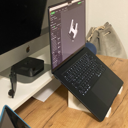 „AirLift M2“ Elegantiškas Nešiojamojo Kompiuterio Stovas – Sukurtas „MacBook Air“